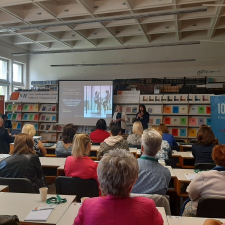 Biblioteka pedagogiczna przyszłości. Niekonwencjonalne zasoby i użytkownicy jutra.